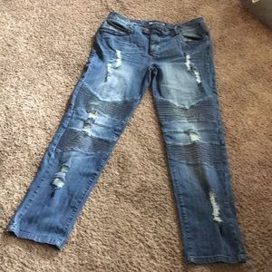 Men’s Distressed Jeans